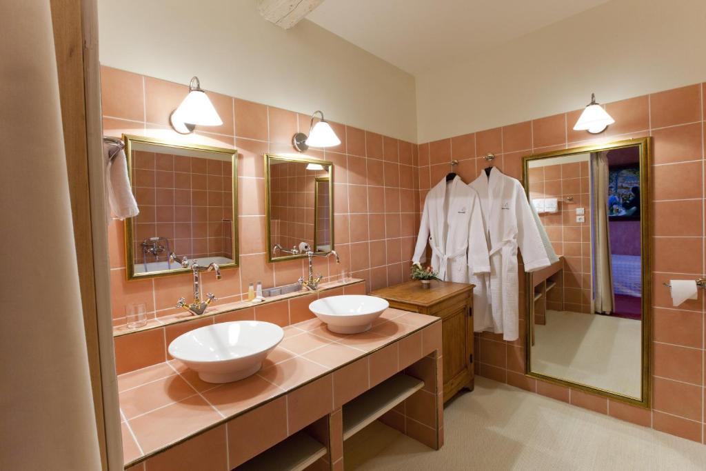 Hotel Le Domaine De La Colombiere Moissieu-sur-Dolon Habitación foto