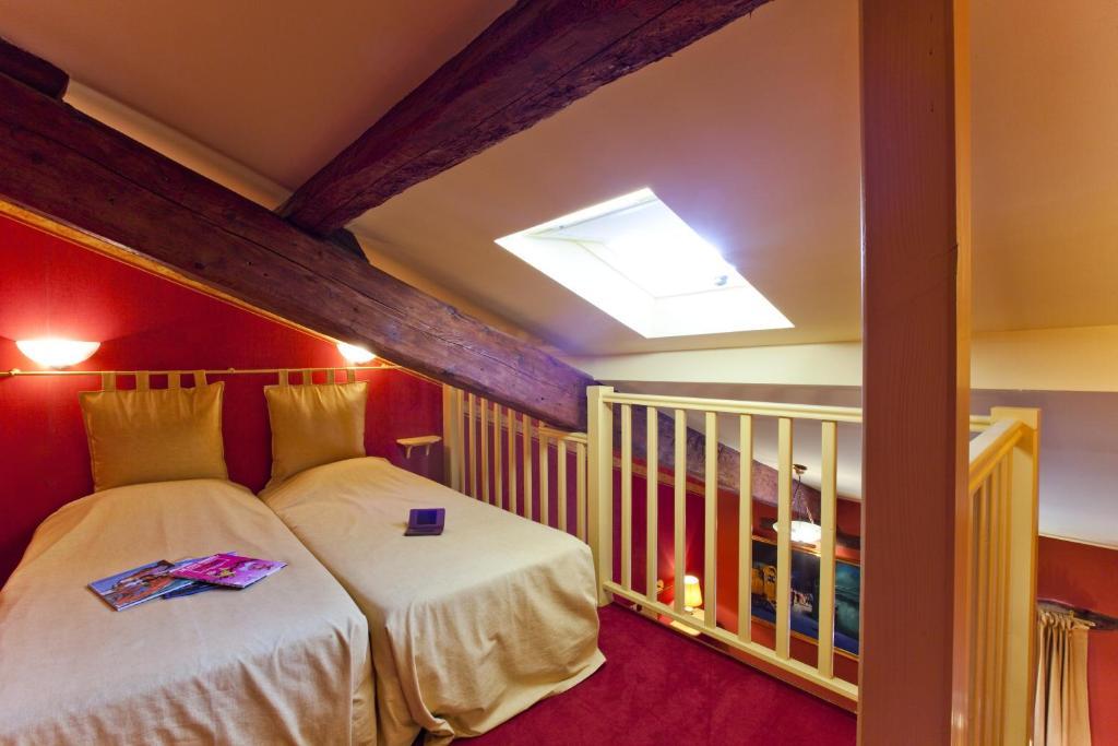 Hotel Le Domaine De La Colombiere Moissieu-sur-Dolon Habitación foto