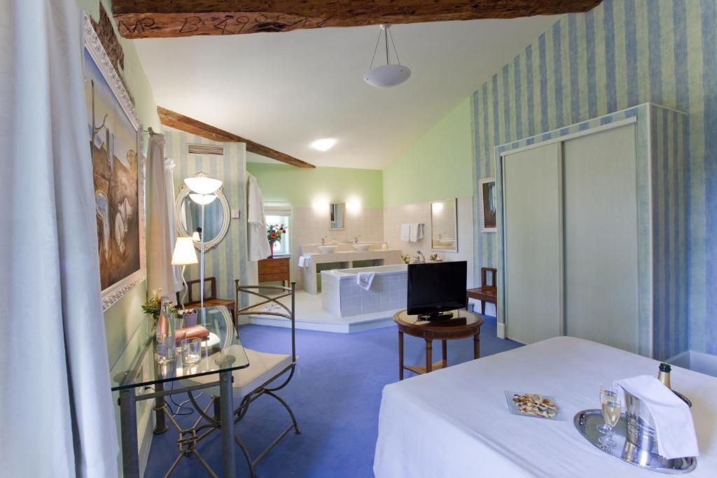 Hotel Le Domaine De La Colombiere Moissieu-sur-Dolon Habitación foto