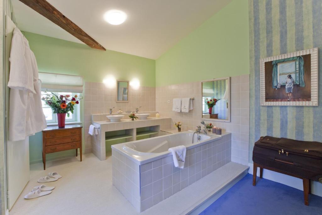 Hotel Le Domaine De La Colombiere Moissieu-sur-Dolon Habitación foto